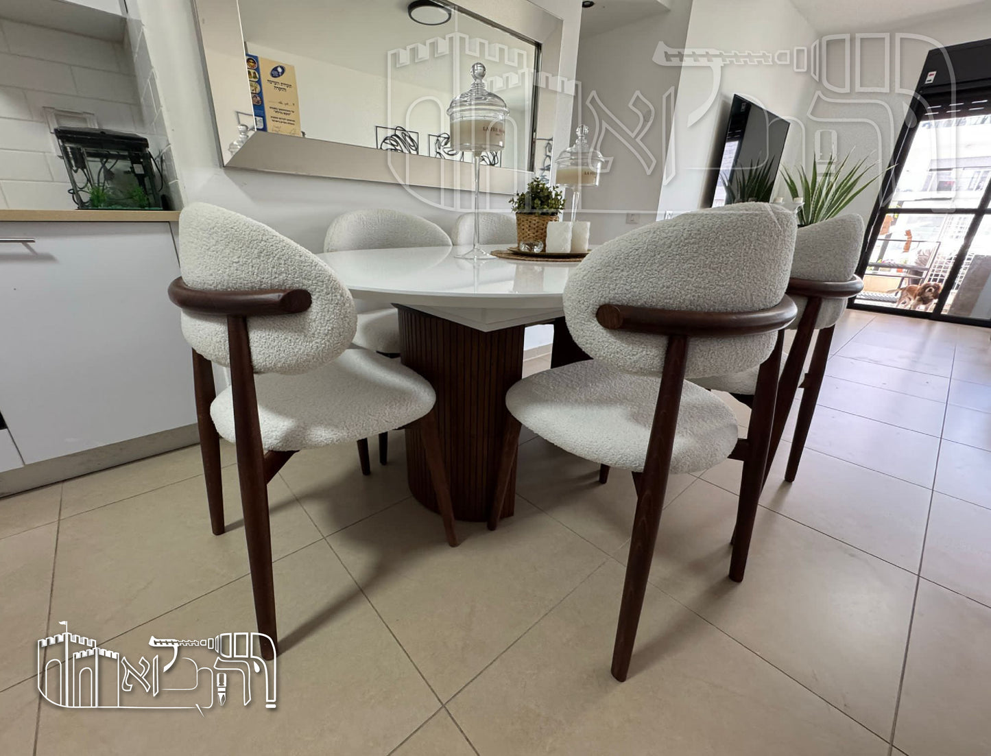 פינה אוכל אליפטית 1002